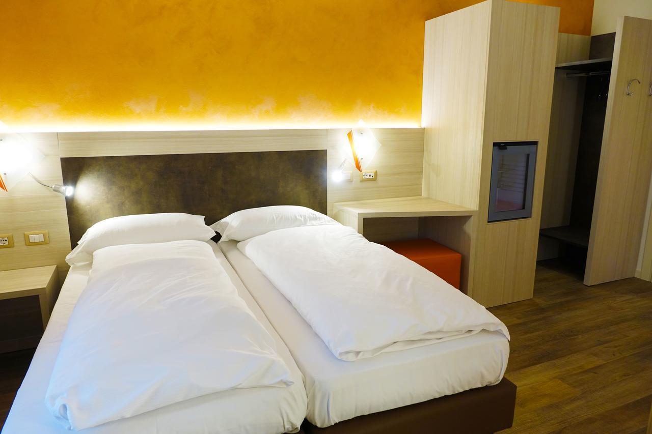 Hotel Garni Villa Magnolia Torbole Sul Garda Exterior foto